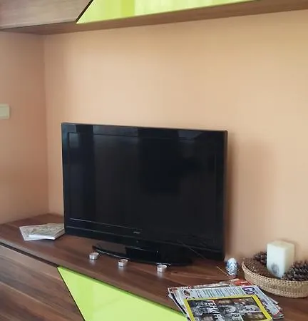 Elena's * فارنا